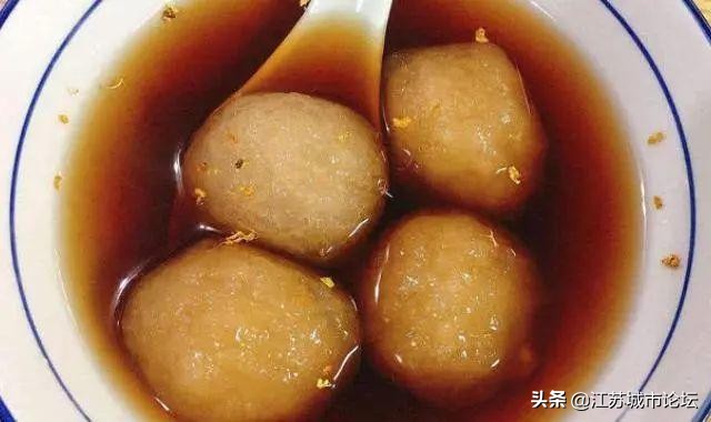 盐城八大碗菜肴——鱼汤藕粉圆子圆子饼饼