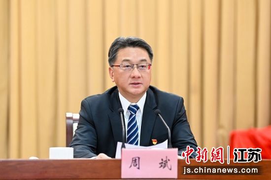 盐城市委副书记、代市长周斌讲话。 郜野乔 摄