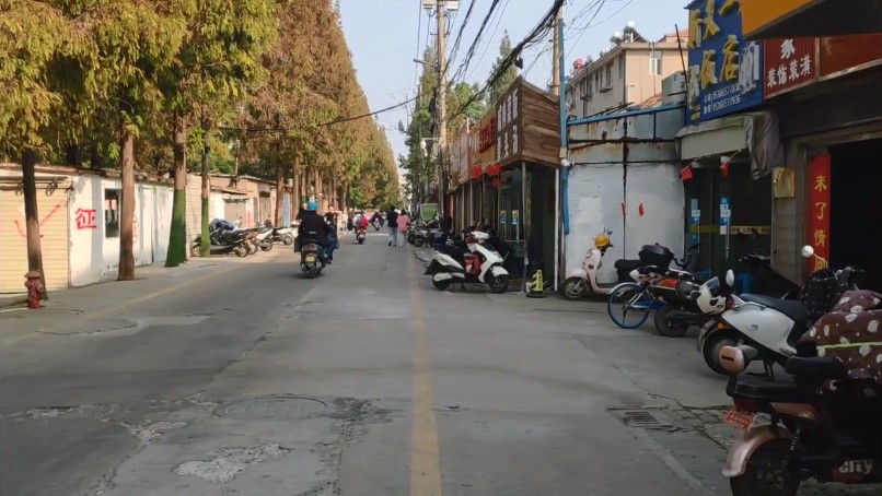 江苏盐城，正在拆迁的育才巷，一条消失的美食街