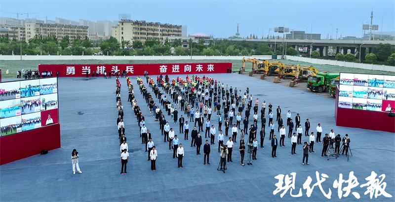 盐城城投商务中心总平方案审查_盐城城投商务楼_盐城城投商务中心效果图